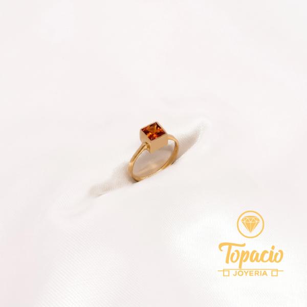 Anillo Piedra Cuadrada 18K