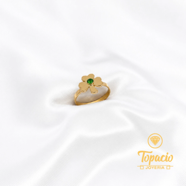 Anillo Trébol con Piedra Verde 18K